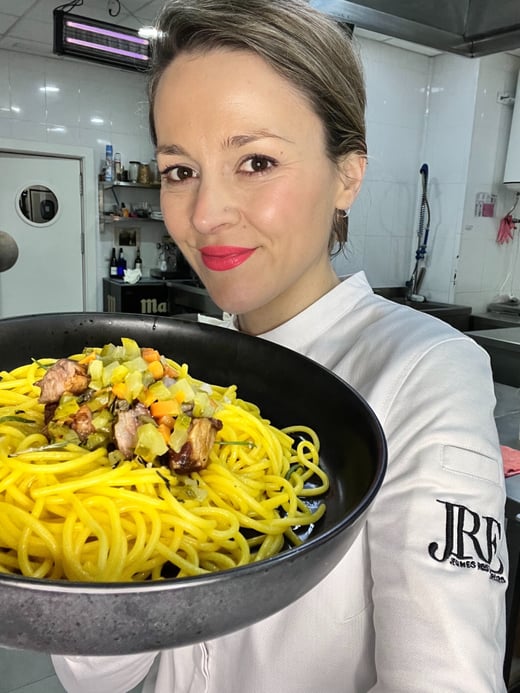 Spaguetti con cerdo ibrico y Azafrn