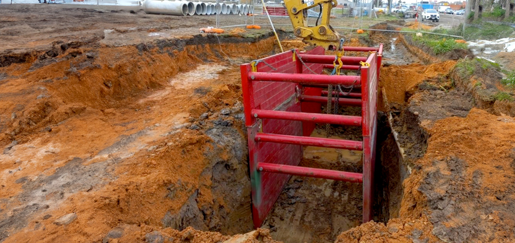 Trench shoring unit in trench