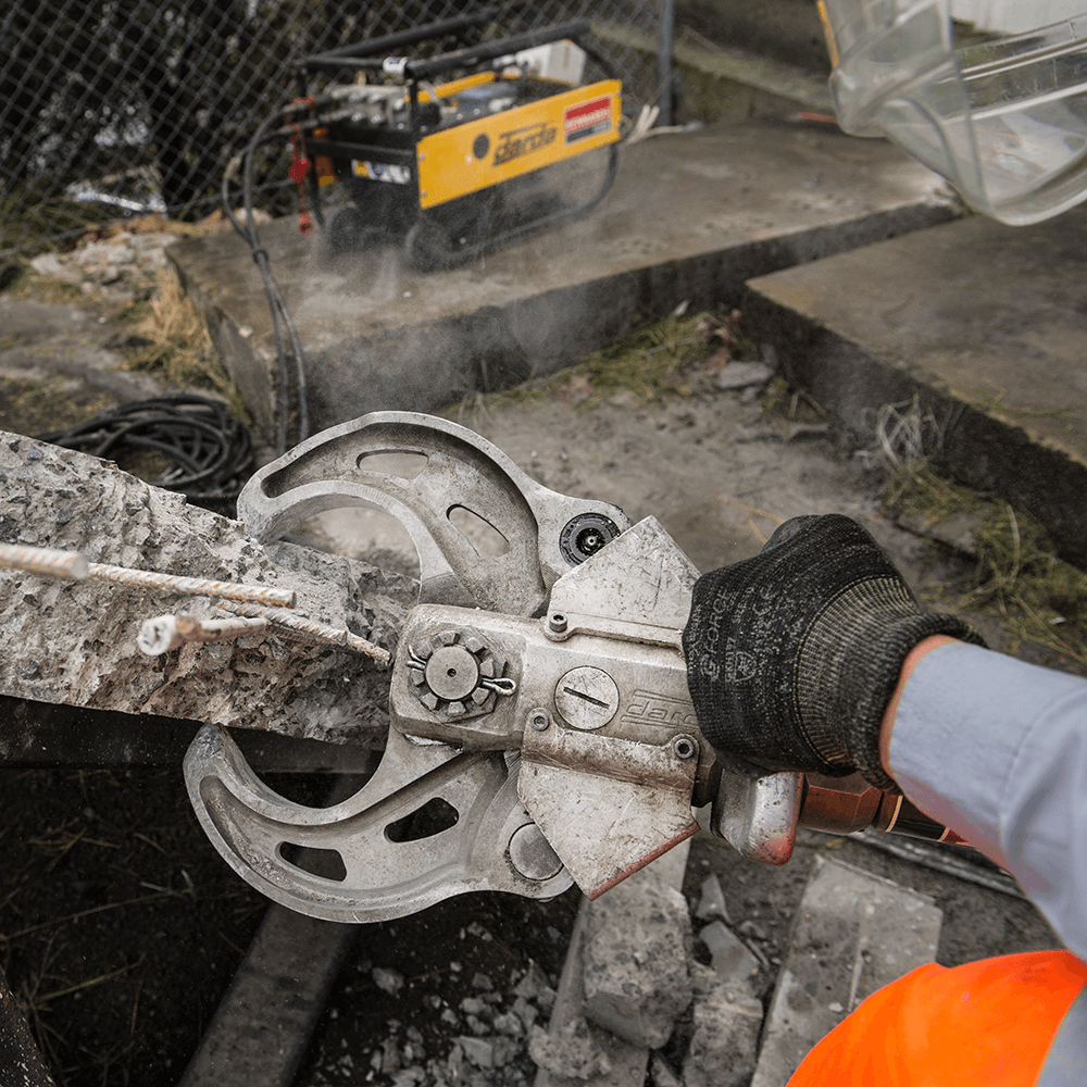 CRUSHER CONCRETE/BRICK HYDRAULIC for Rent Kennards Hire