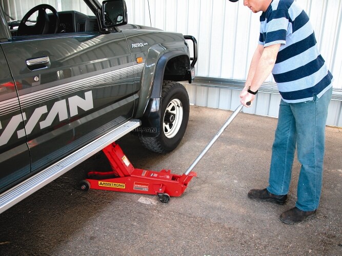 JACK 1.5T TROLLEY & CAR STANDS for Rent Kennards Hire