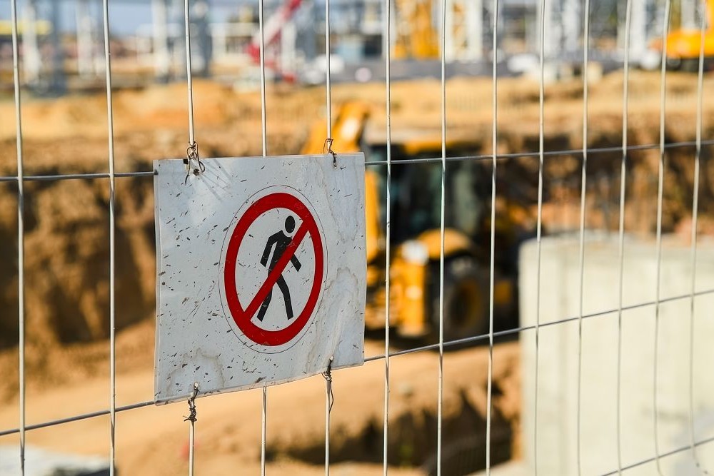 Kennards Hire construction shut down sign