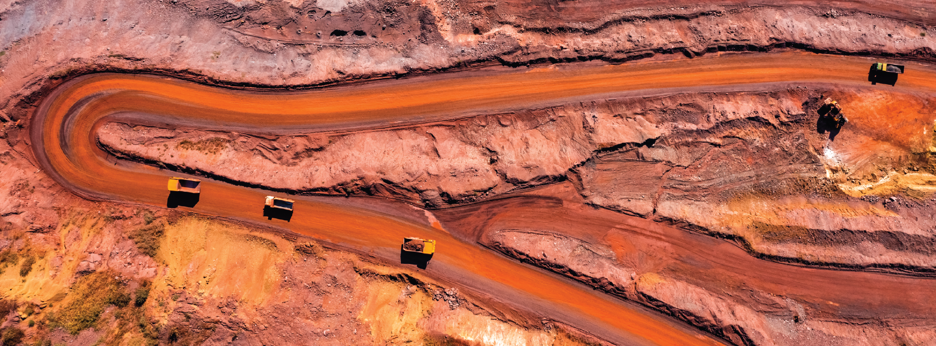 aerial-view-of_open-iron-pit_2025_banner