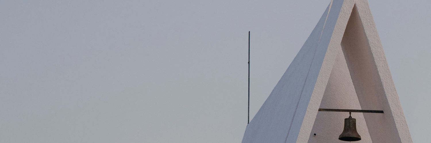 Pointy_building_with_bell