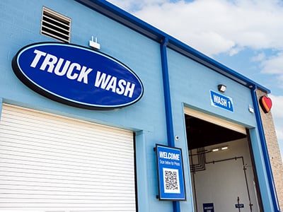 An exterior photo of a Love's Truck Wash