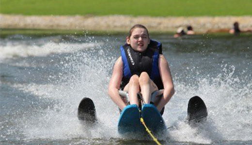 girl water skiing