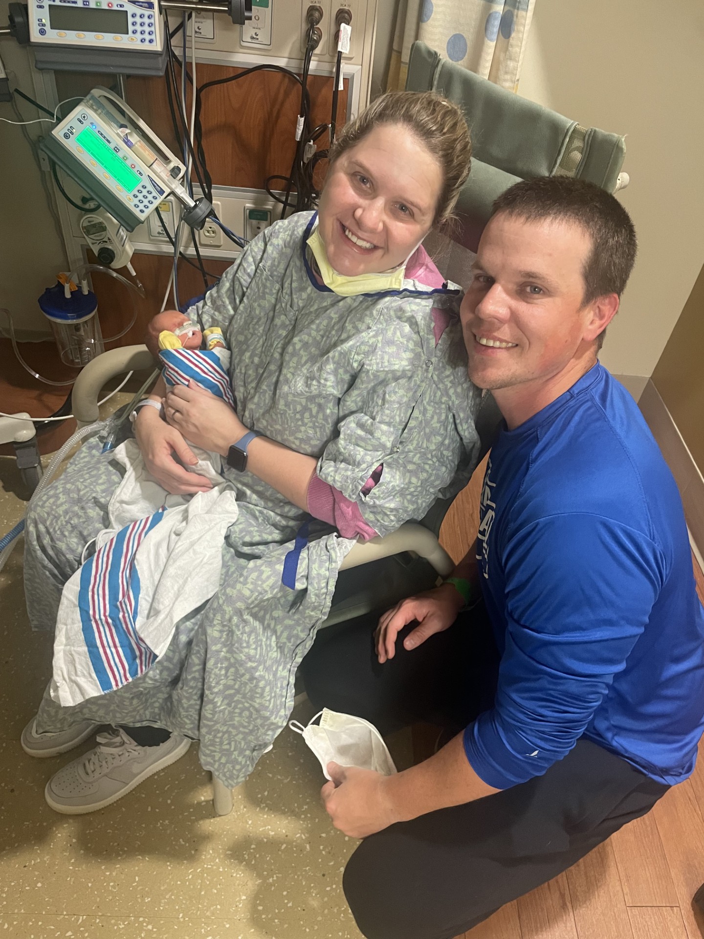 Lola-Claire Fleming with her parents in the NICU