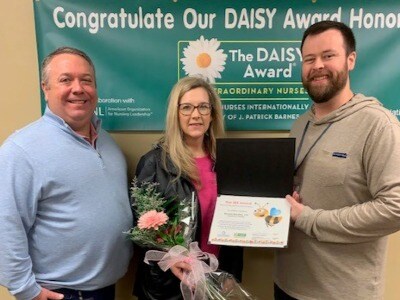 Beverly Wardlaw receives award