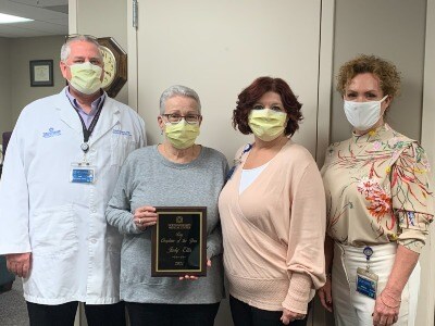 Ellis receives award