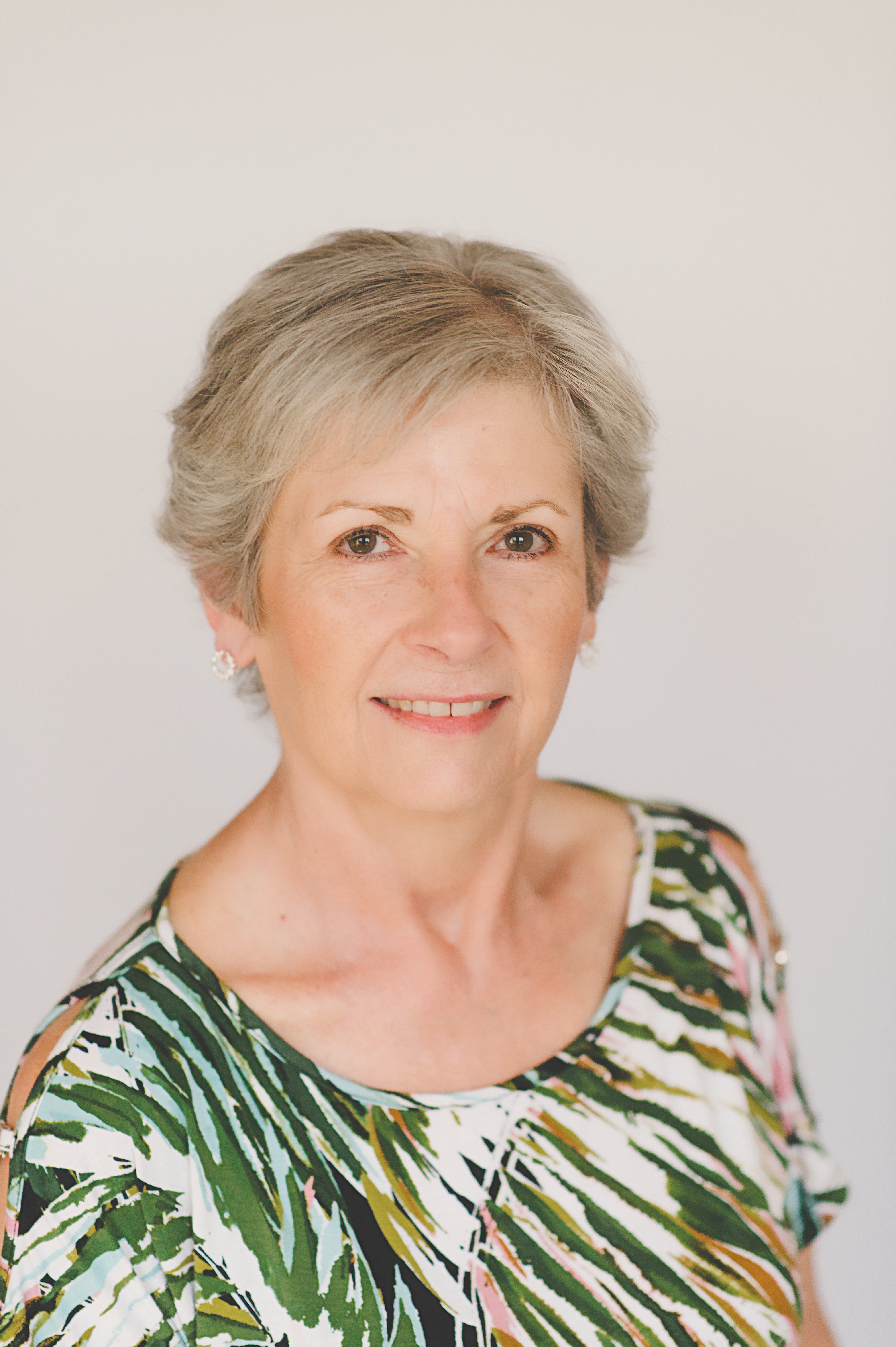 Lisa H Hodge