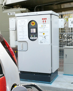 4月25日10時をもって利用可能となった、八潮PAに設置の急速充電器