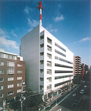 建築作品集　事務所：箱崎 2001年 東京都中央区 延床面積：8,319m2、構造：SRC造、規模：地上8階　地下1階