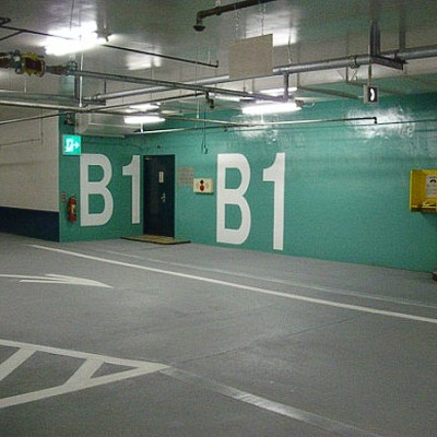 建築作品集　兜町駐車場 2009年 内装改修 東京都中央区 延床面積：37,703m2、構造：SRC造＋RC造、規模：地上2階　地下2階