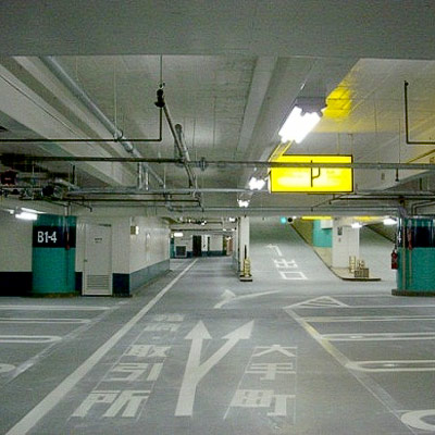 建築作品集　兜町駐車場 2009年 内装改修 東京都中央区 延床面積：37,703m2、構造：SRC造＋RC造、規模：地上2階　地下2階