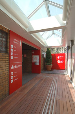 建築作品集　パーキングエリア：八潮 2006年 埼玉県八潮市 延床面積：1,782m2、構造：RC造、規模：地上1階