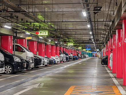 明るく利用しやすい駐車場(日本橋本町駐車場)