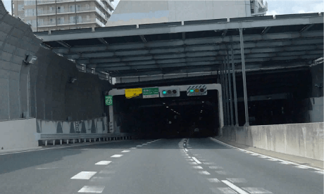 (2)トンネル入口での事故