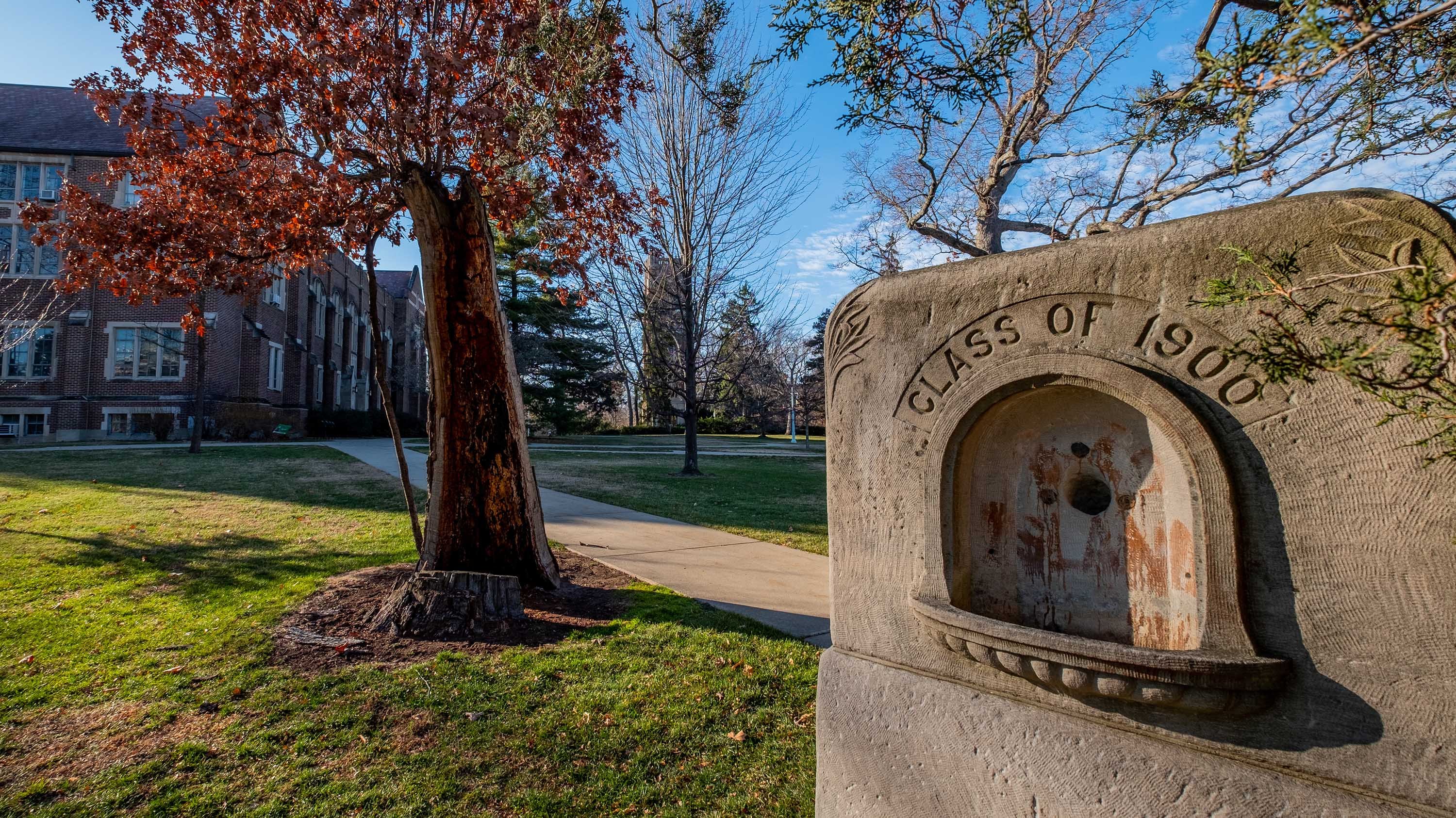 Water trough that reads 'Class of 1900'