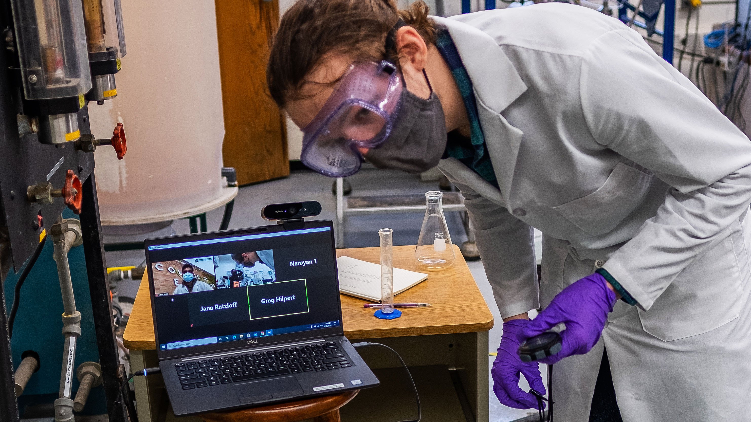 Students working in a lab