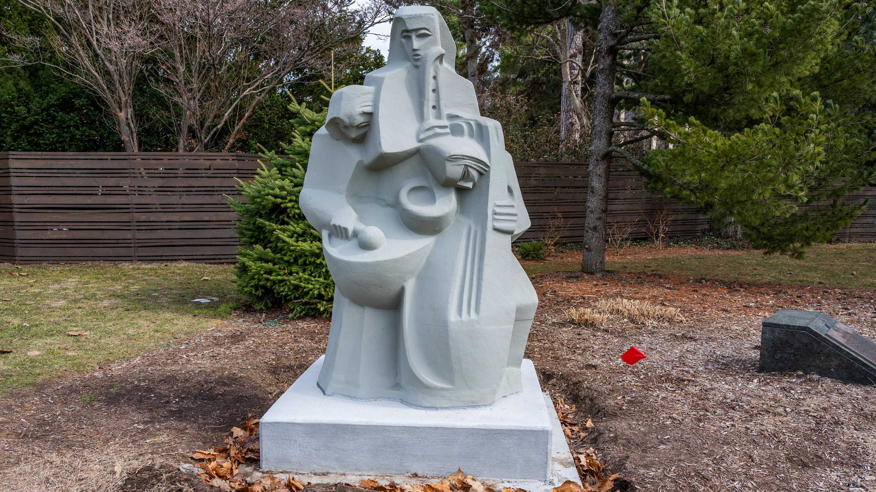 Three musicians sculpture