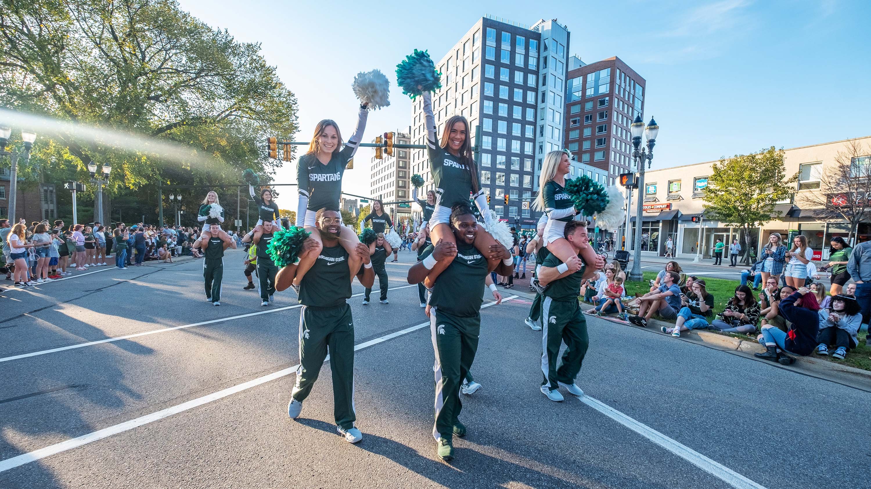 Cheerleaders at homecoming parade