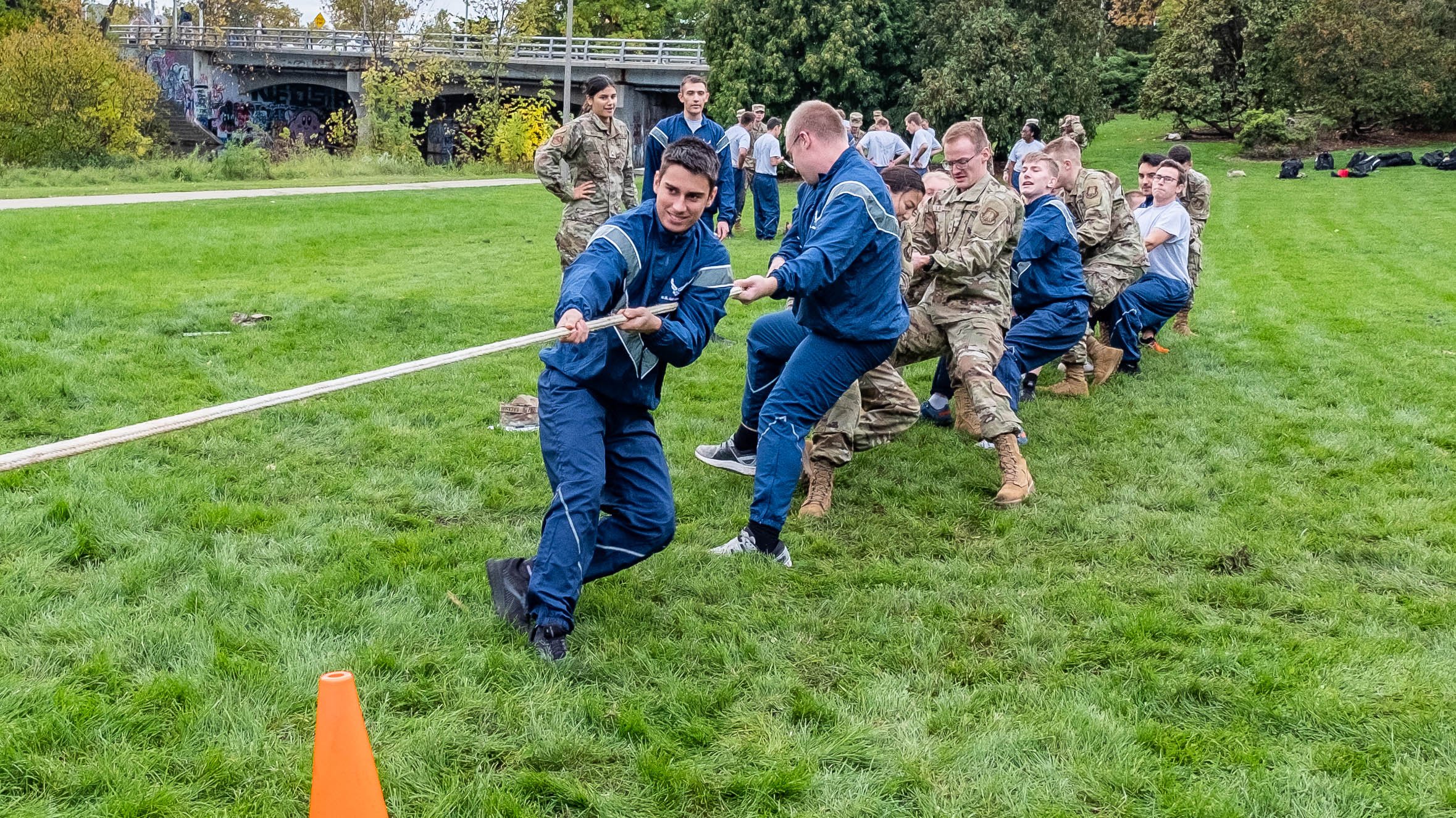MSU Army and Air Force ROTC members play tug-of-war
