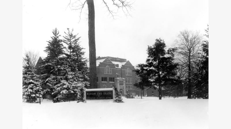 Image of the MSU Union in winter 1929