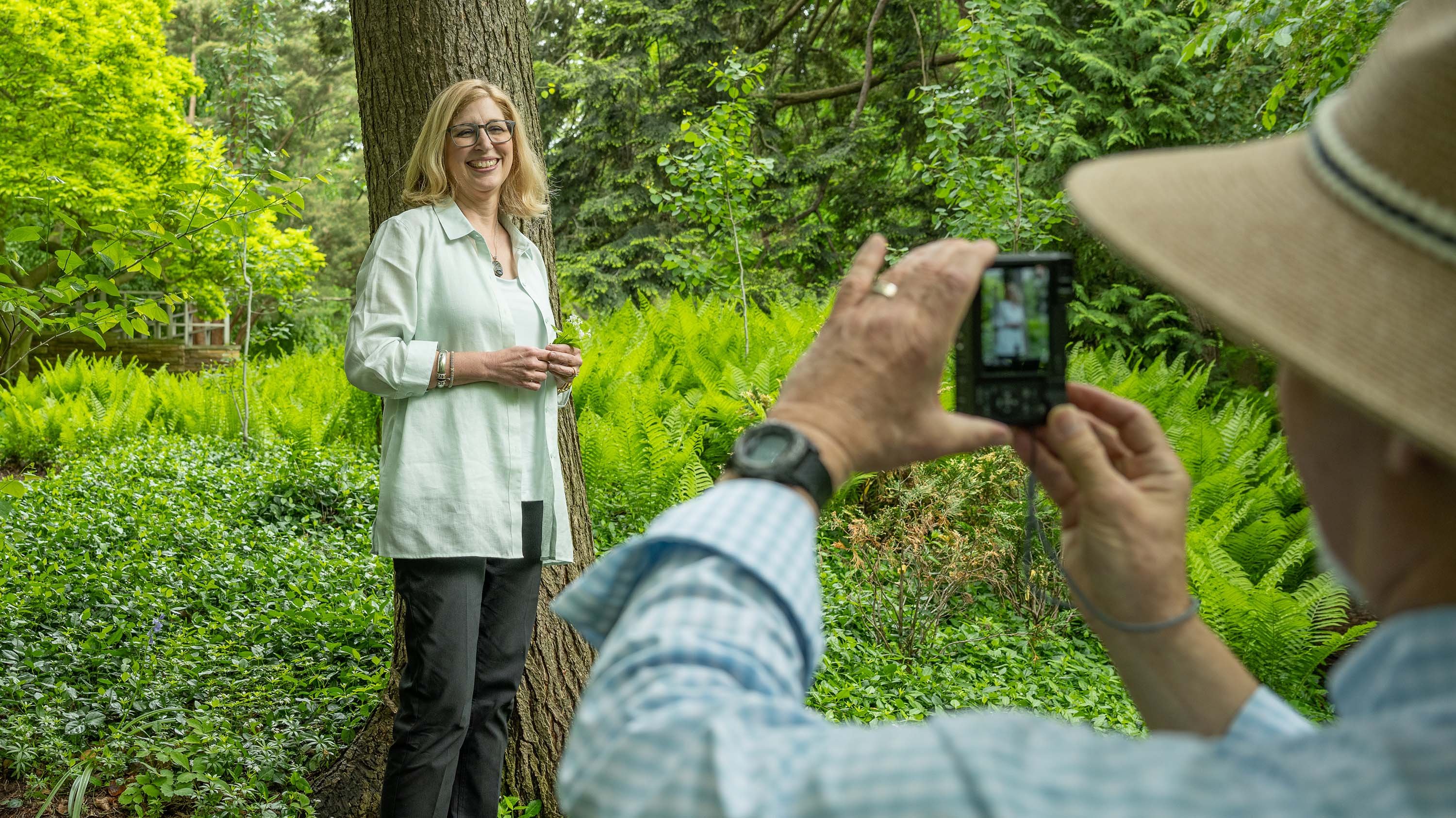 Peter Carrington taking a picture of Provost Woodruff