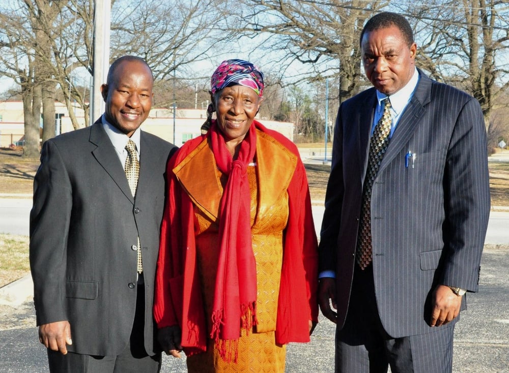 Jonathan Choti (left) with his mom, Yunes Ogake (center), and his brother, Charles Choti (right).