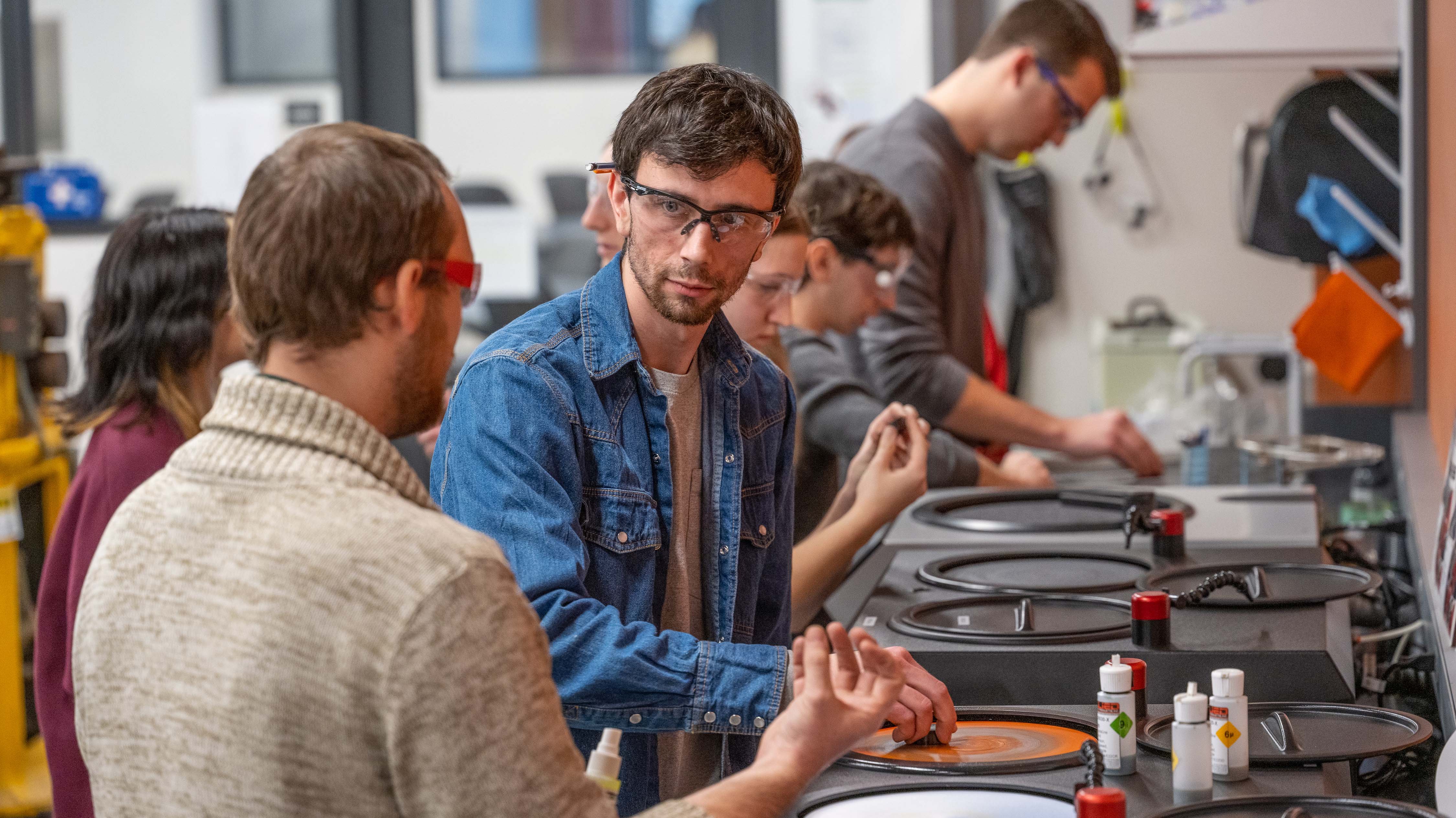 Students in Failure Analysis and Design class