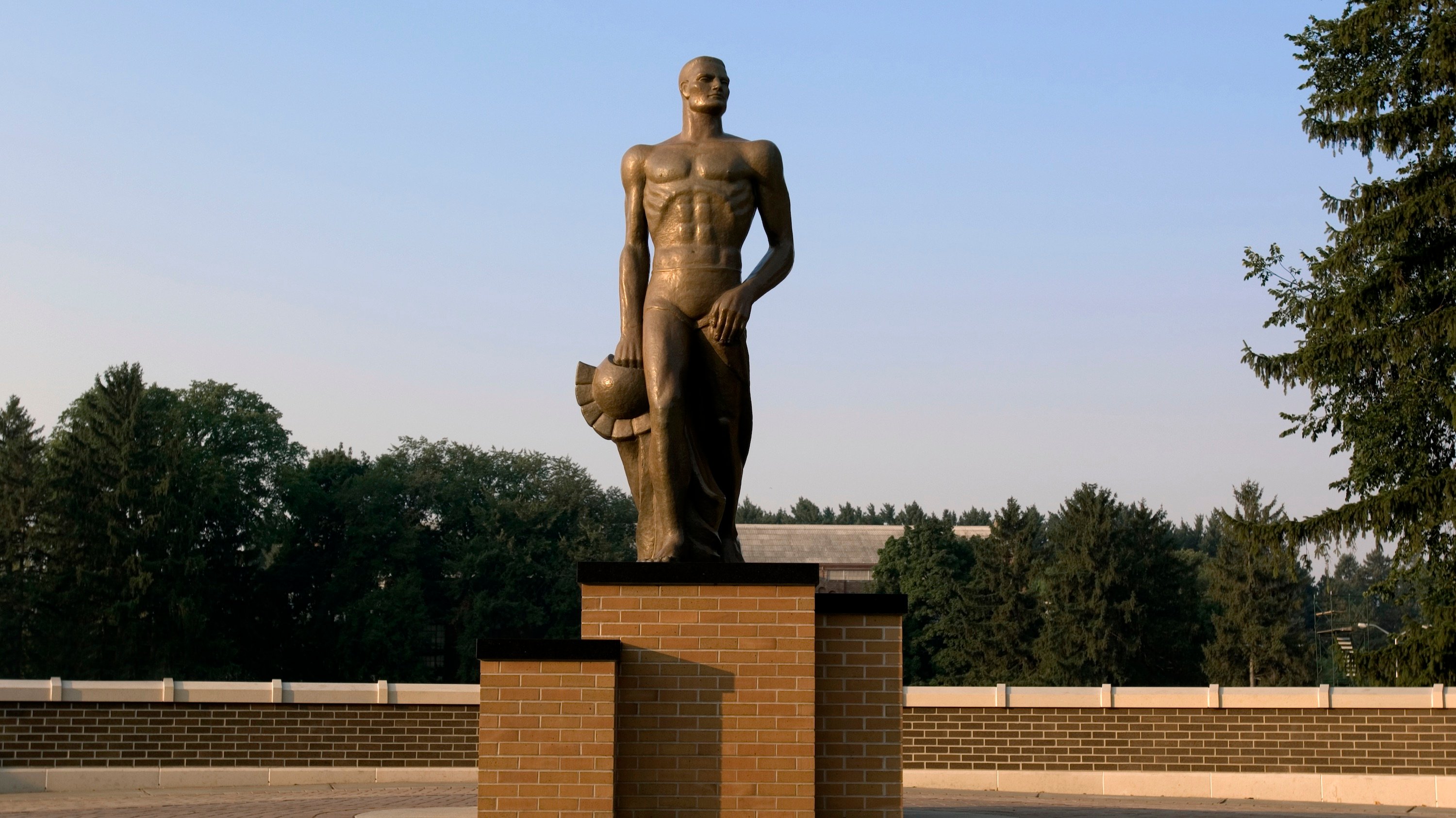 The Spartan Statue in the fall of 2005, shortly after the bronze statue replaced the original that was composed of terra cotta.