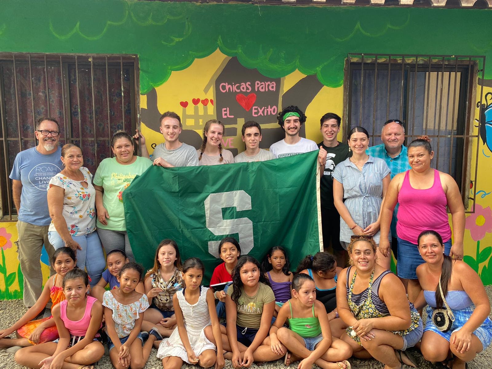 Students in the Program on Sustainability in Costa Rica in the Residential College in the Arts and Humanities.