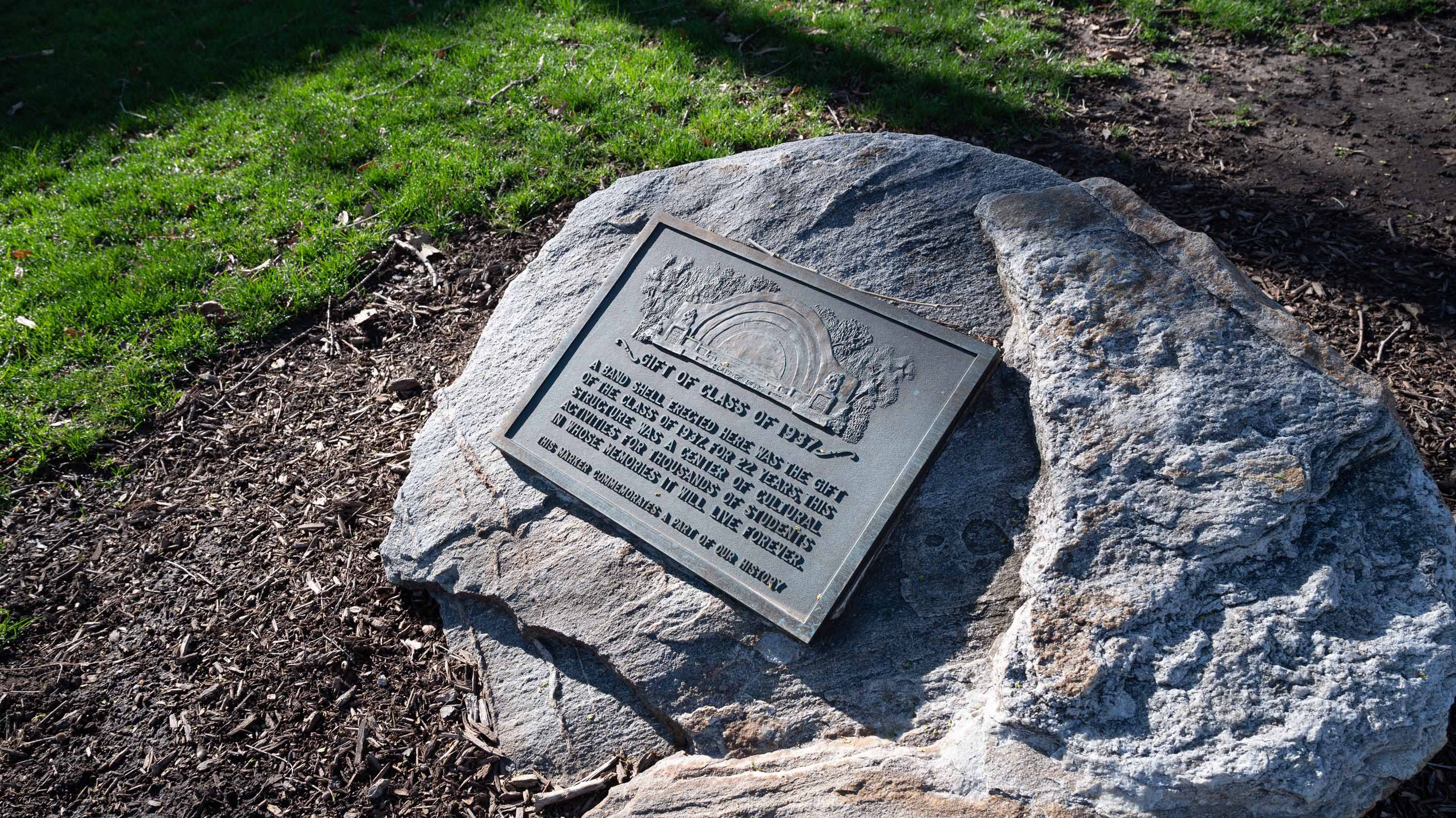 Band shell marker
