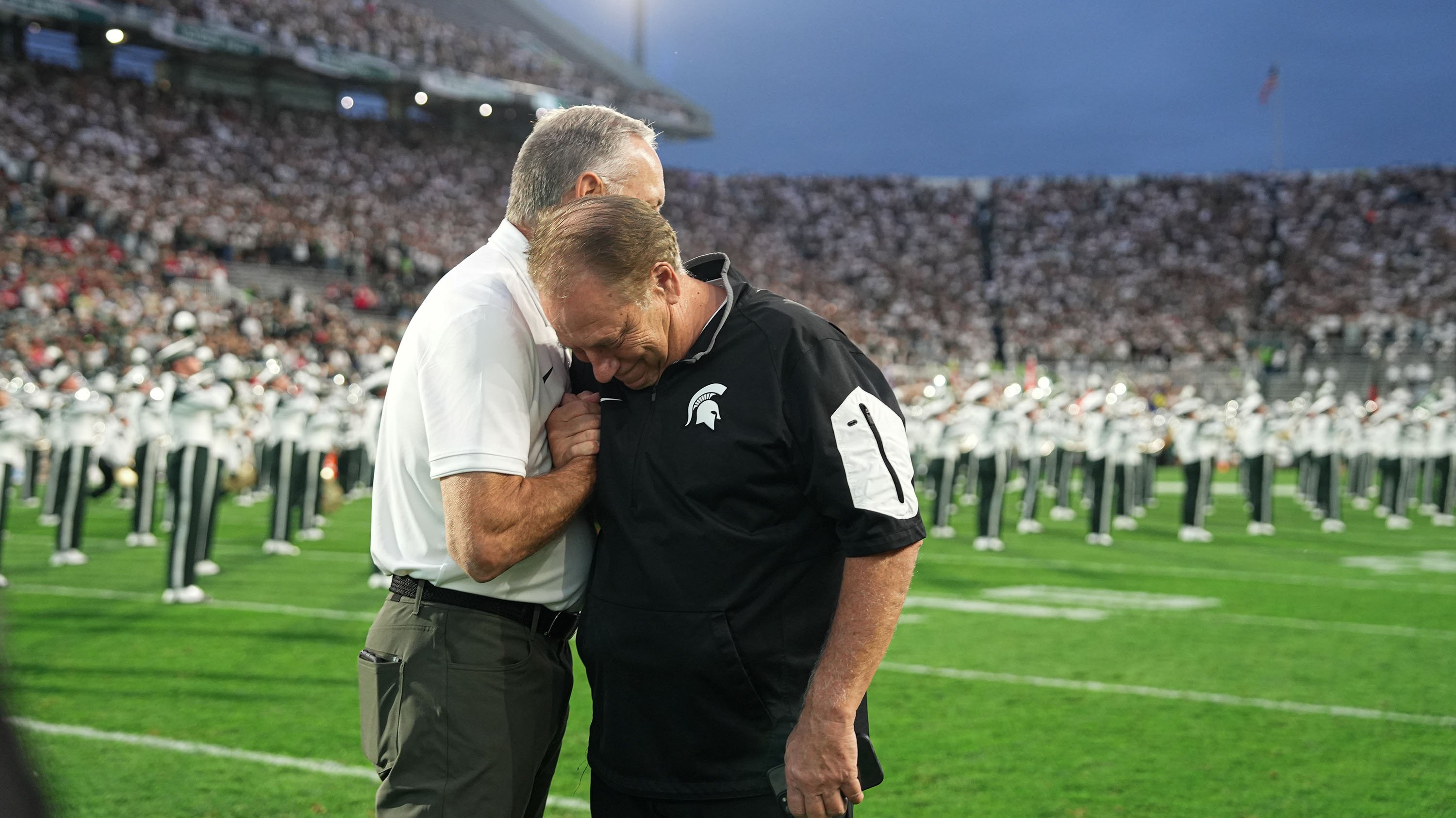 Mark Dantonio and Tom Izzo hugging