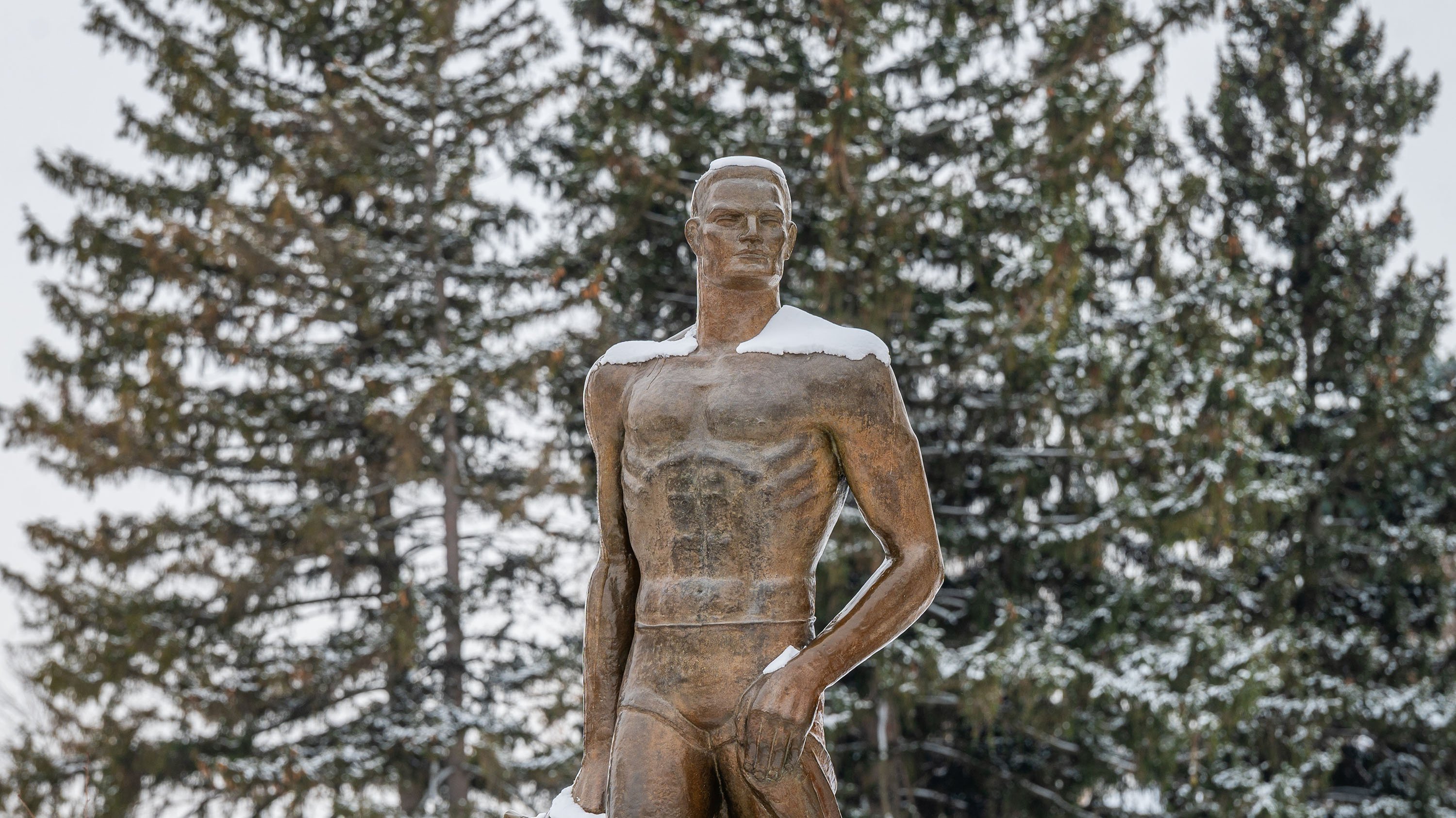 Spartan statue in winter
