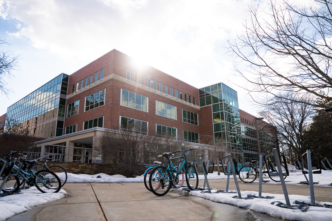 Exterior shot of the MSU Main Library on a winter day.