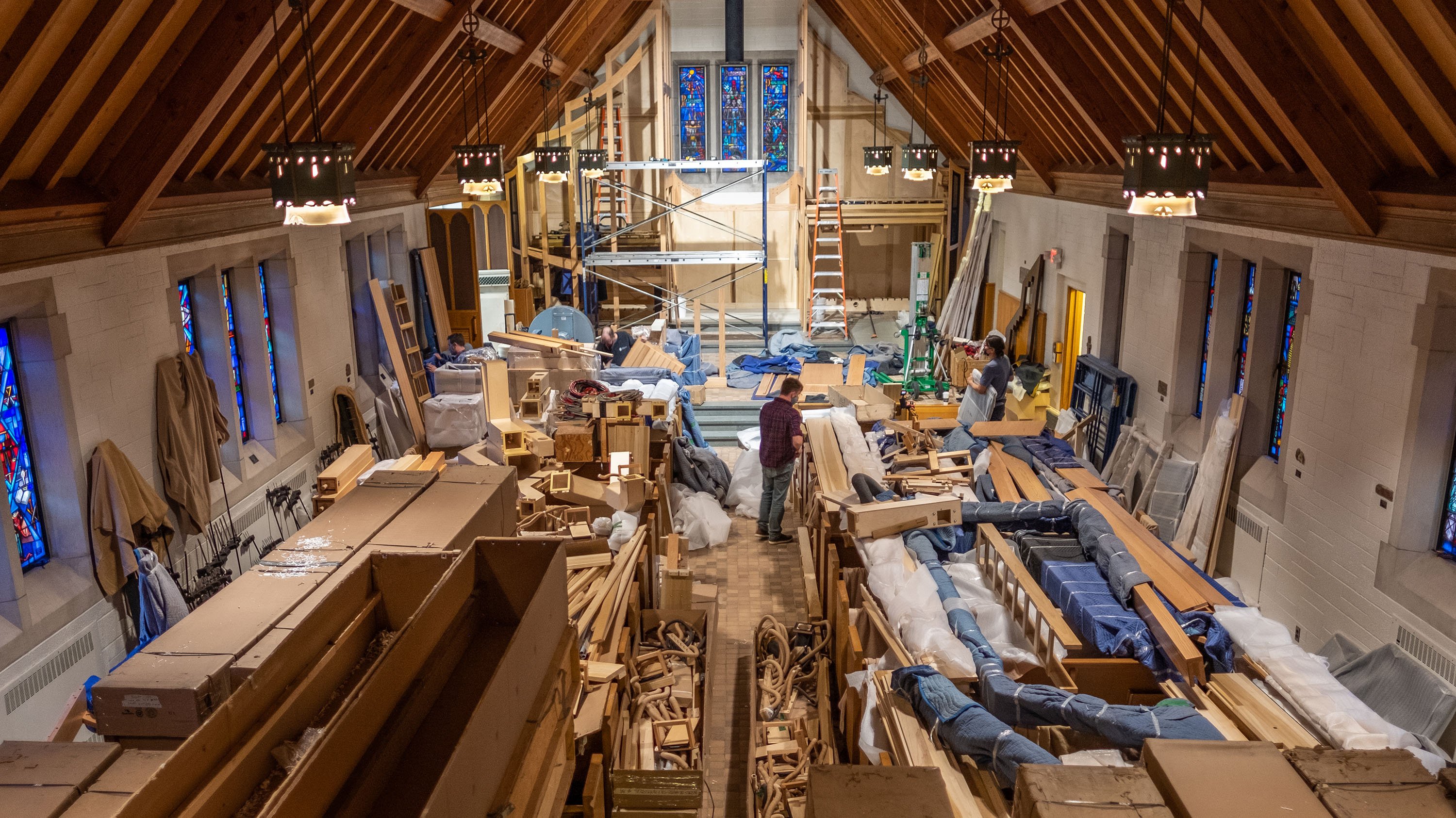 Organ installation in the alumni chapel
