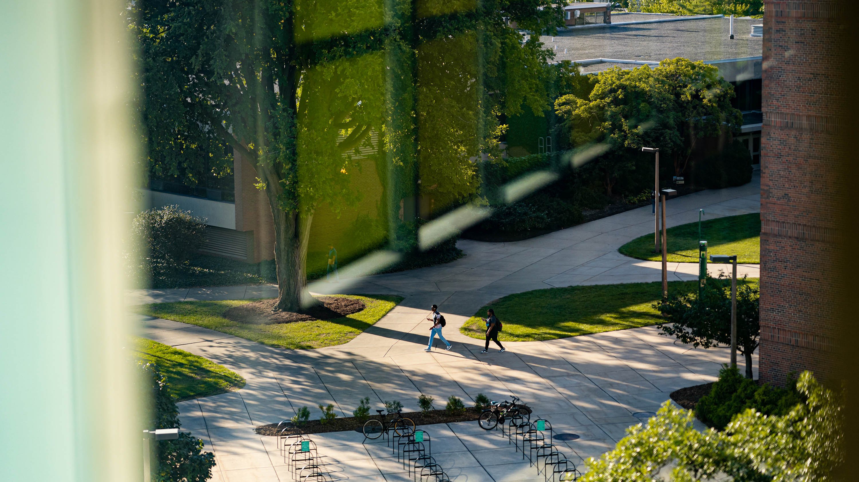 Spartans walking on campus, seen from above