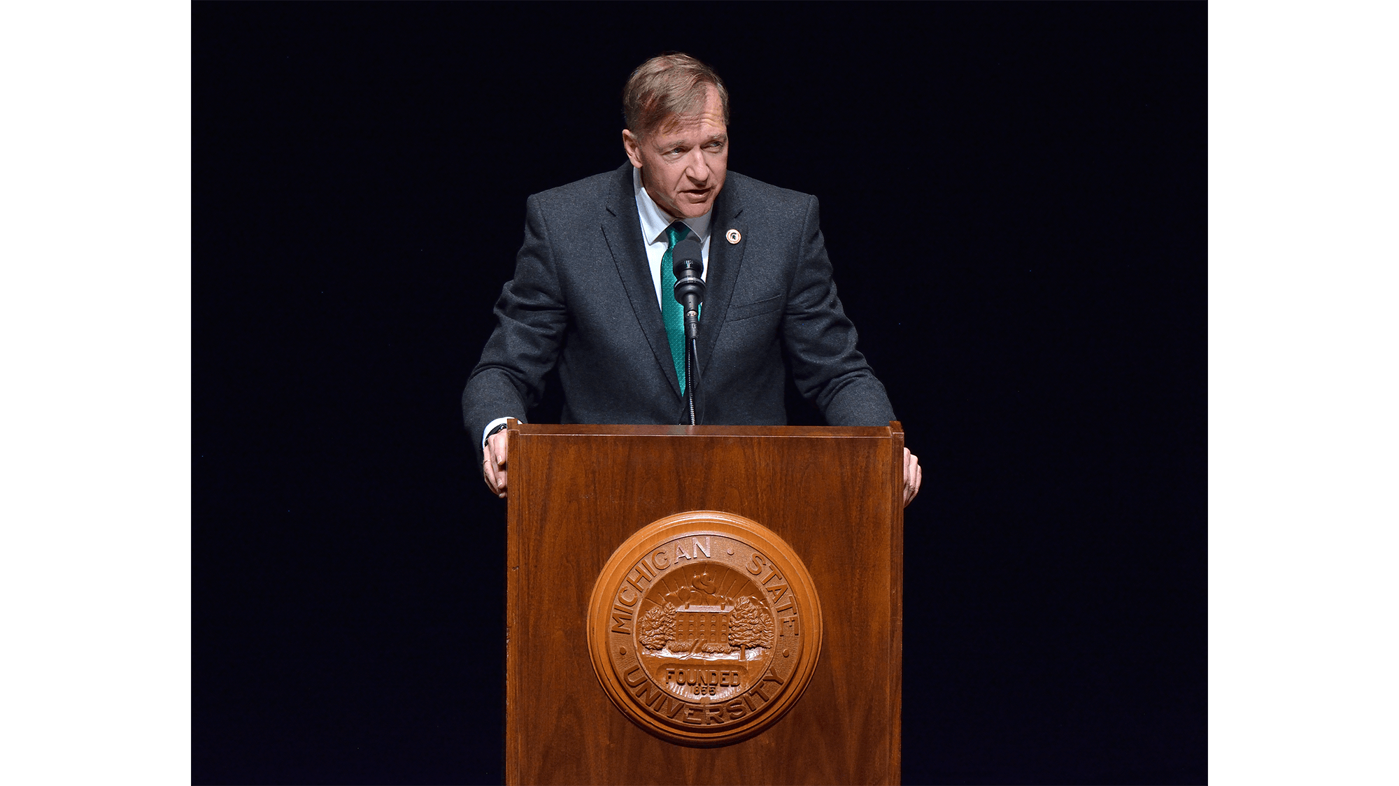MSU President Samuel L. Stanley Jr., M.D. speaks at FRIB?s ribbon-cutting ceremony on 2 May.