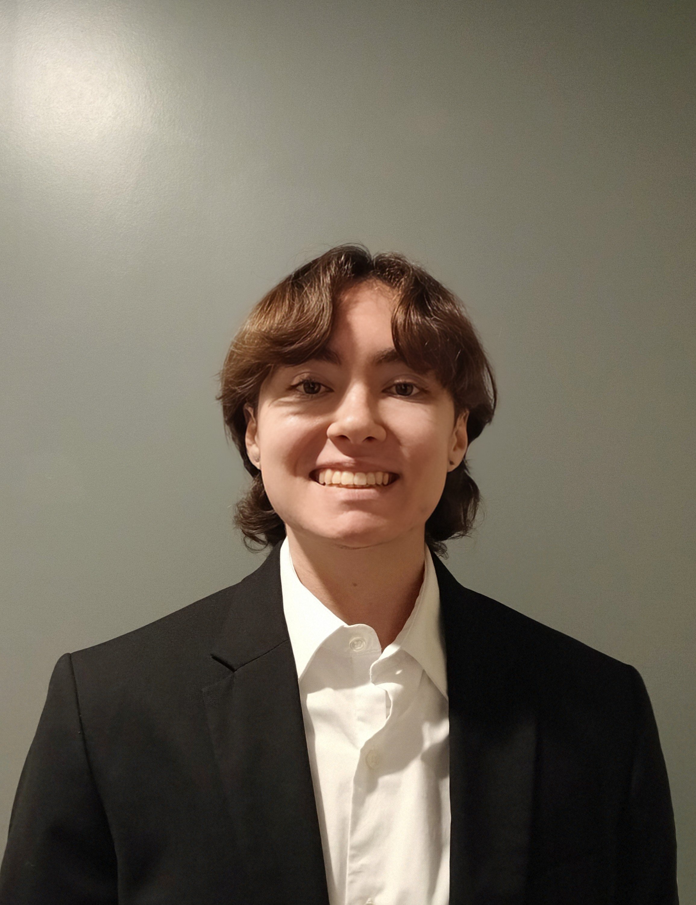 headshot-thomas