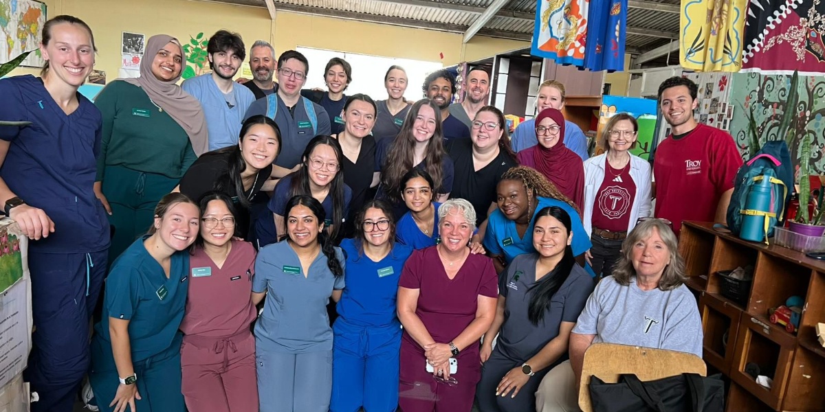 MSU College of Osteopathic Medicine students with MSUCOM faculty and physicians at a clinic in Costa Rica