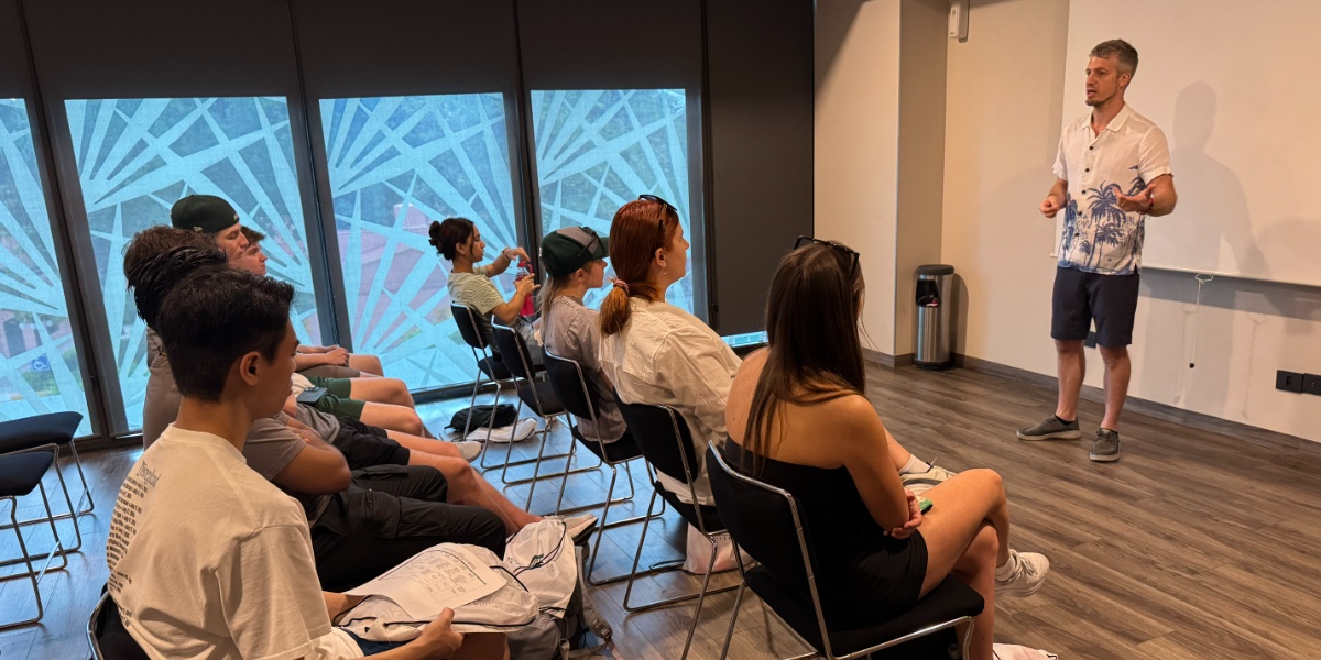 MSU students attending a rotation preparation lecture with MSU Global Health Institute faculty member Dr. Travis Gordon in Mérida, Yucatán. 