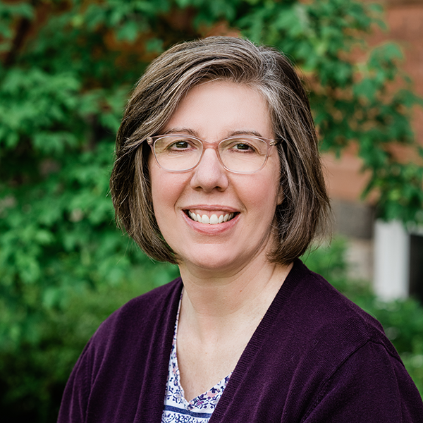 Deanne Hubbell Headshot sm