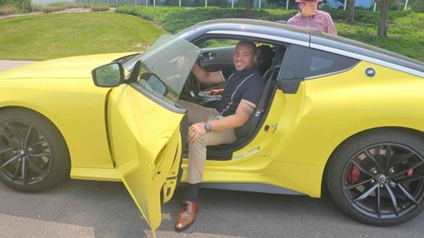 Dauan Hendley Jr. in a yellow car
