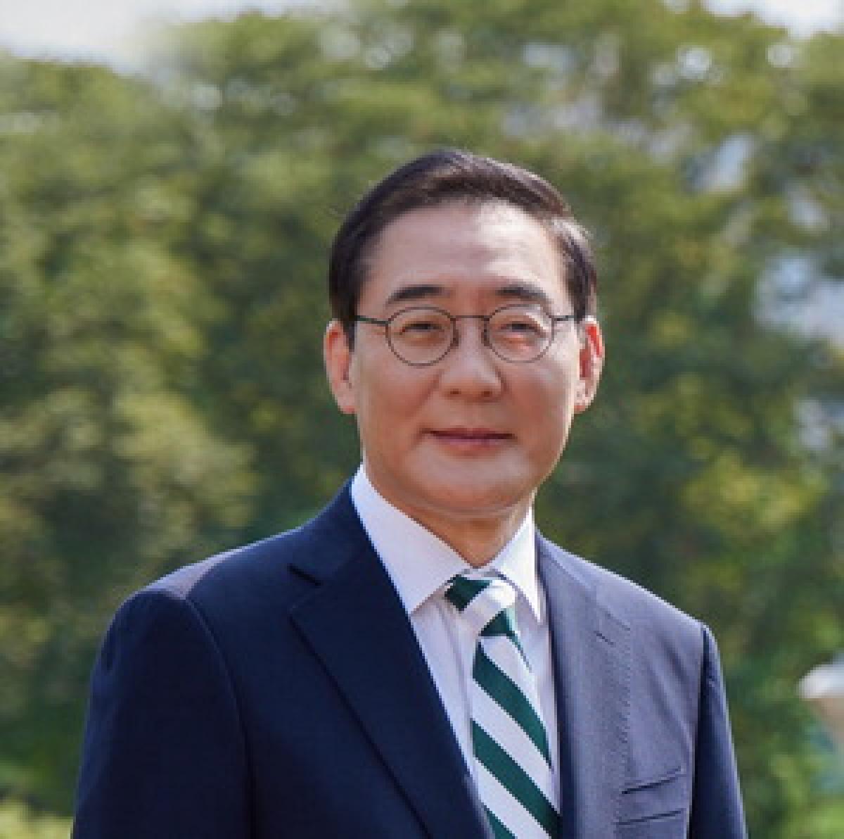 Professional headshot of Jongpil Won