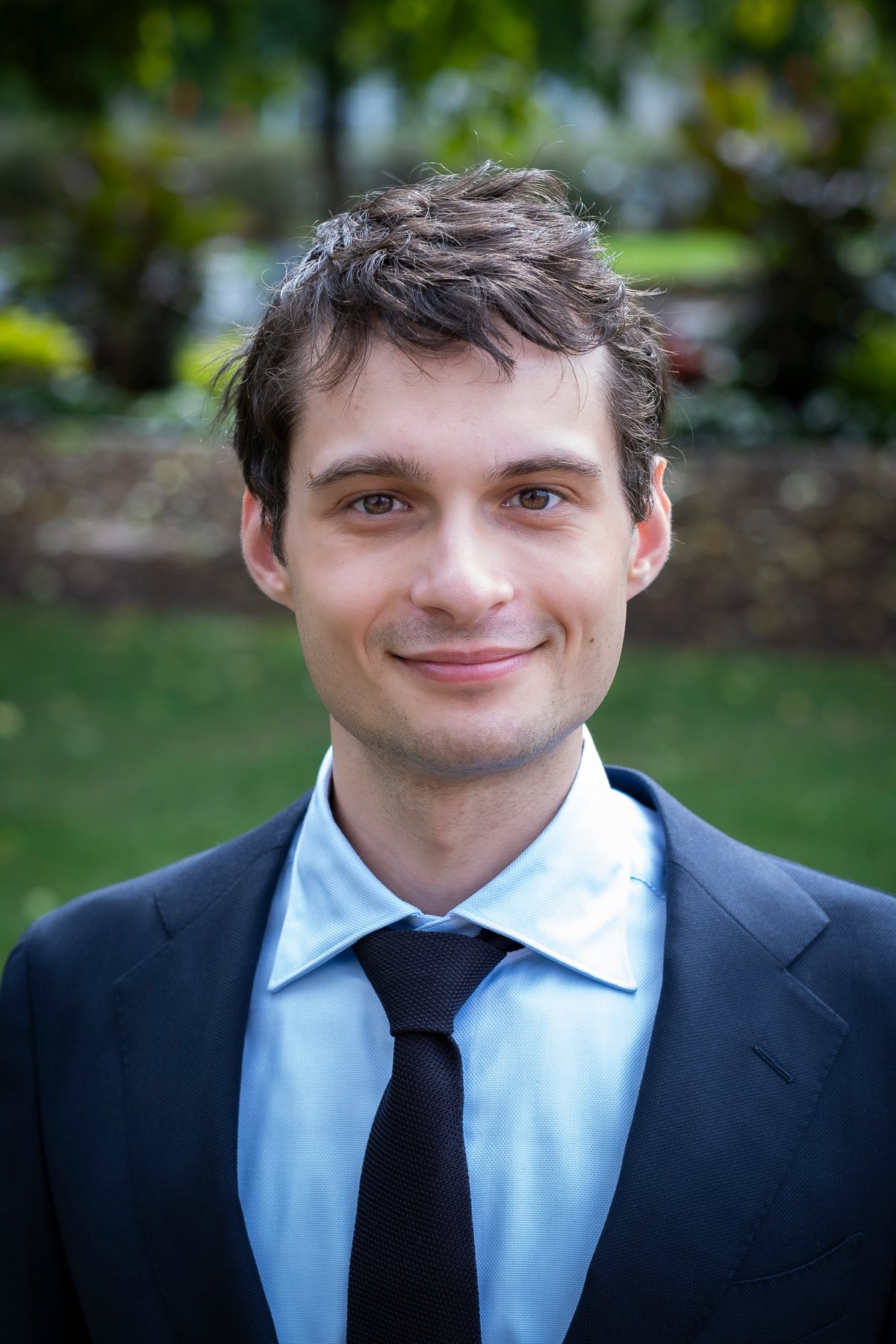 Headshot of Andrew Zeyveld.