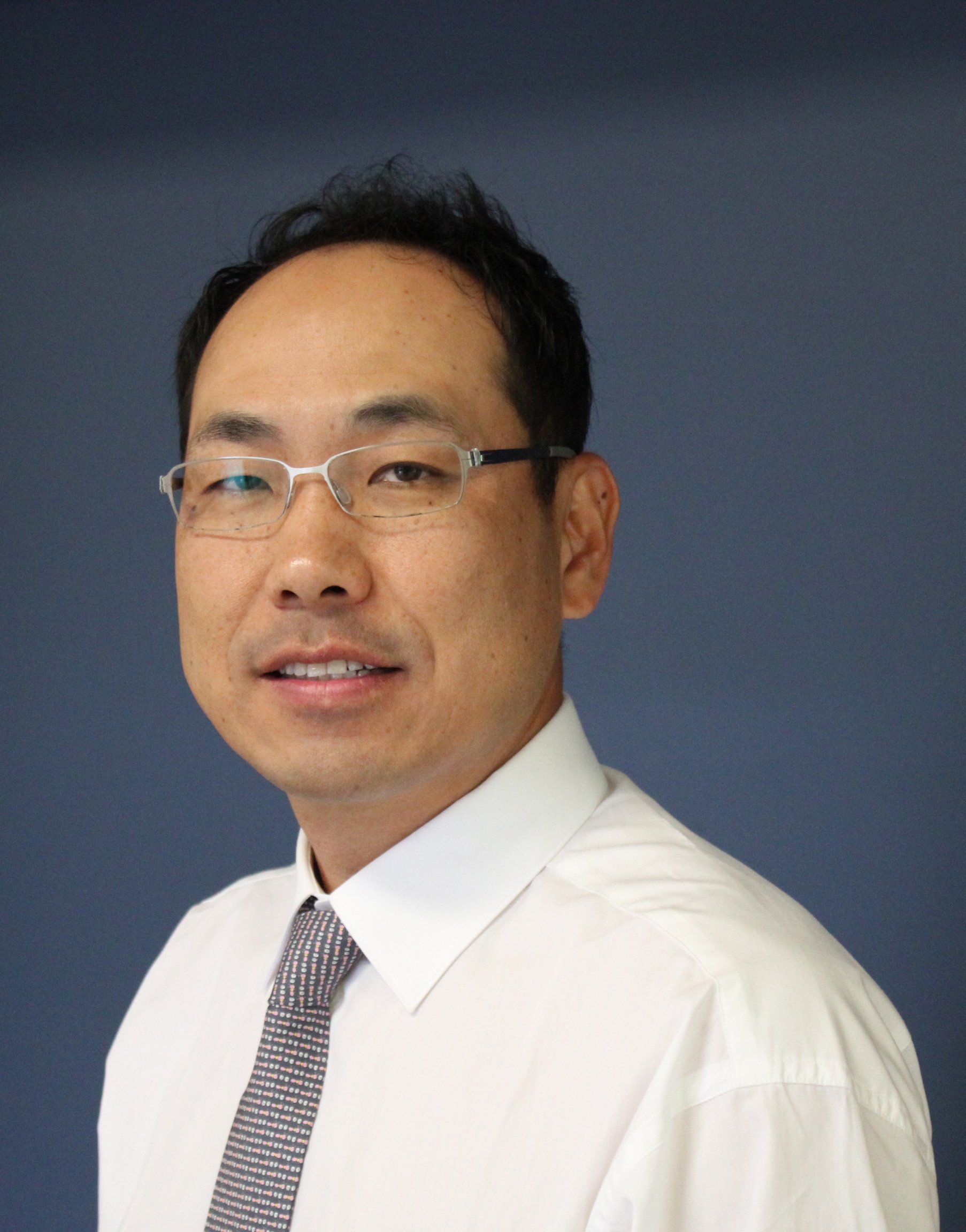 Headshot of Kiwon Kang.