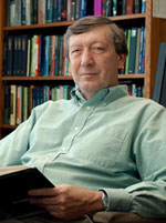 Headshot of Peter Schmidt.