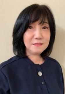 Headshot of Jinny Han.