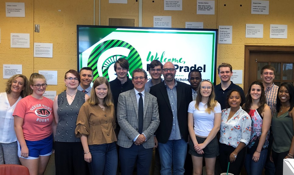 Alumnus Paul Pradel meets with students about financial literacy.