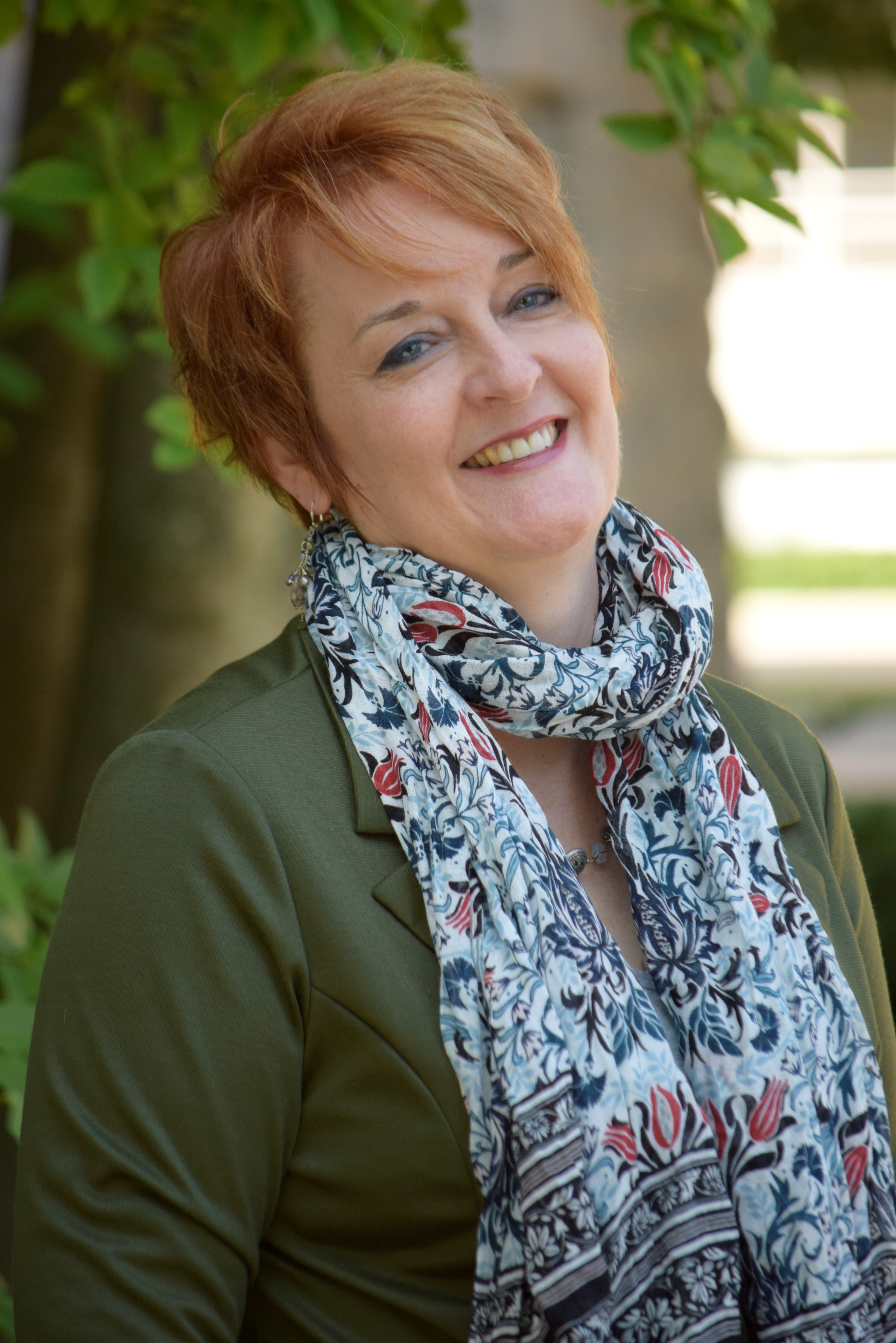 Kelly Schweda Headshot